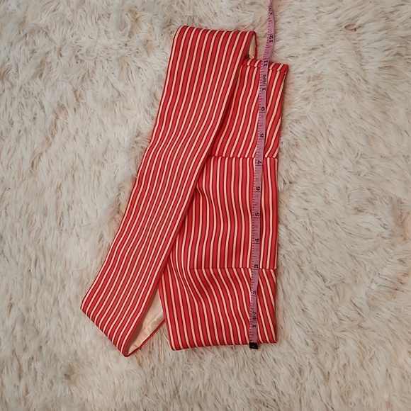 Casper + Pearl micro crop one shoulder candy cane print top - Picture 2 of 10